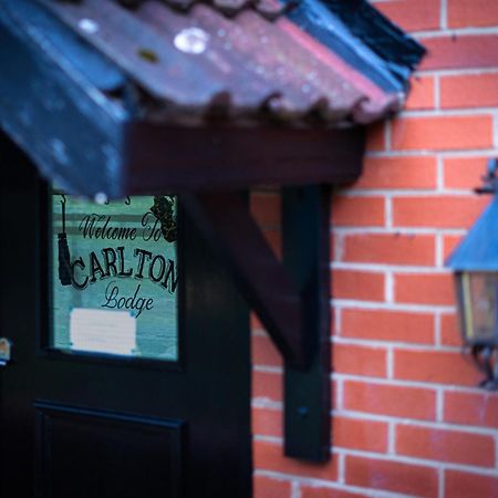 The Lodge At Carlton Tavern Free Parking Йорк Экстерьер фото