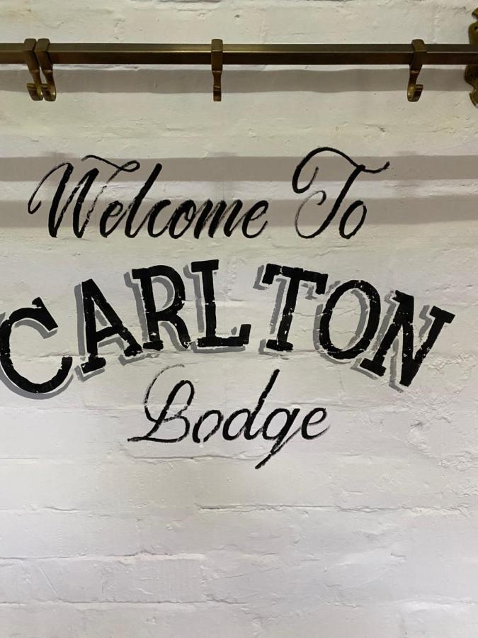 The Lodge At Carlton Tavern Free Parking Йорк Экстерьер фото