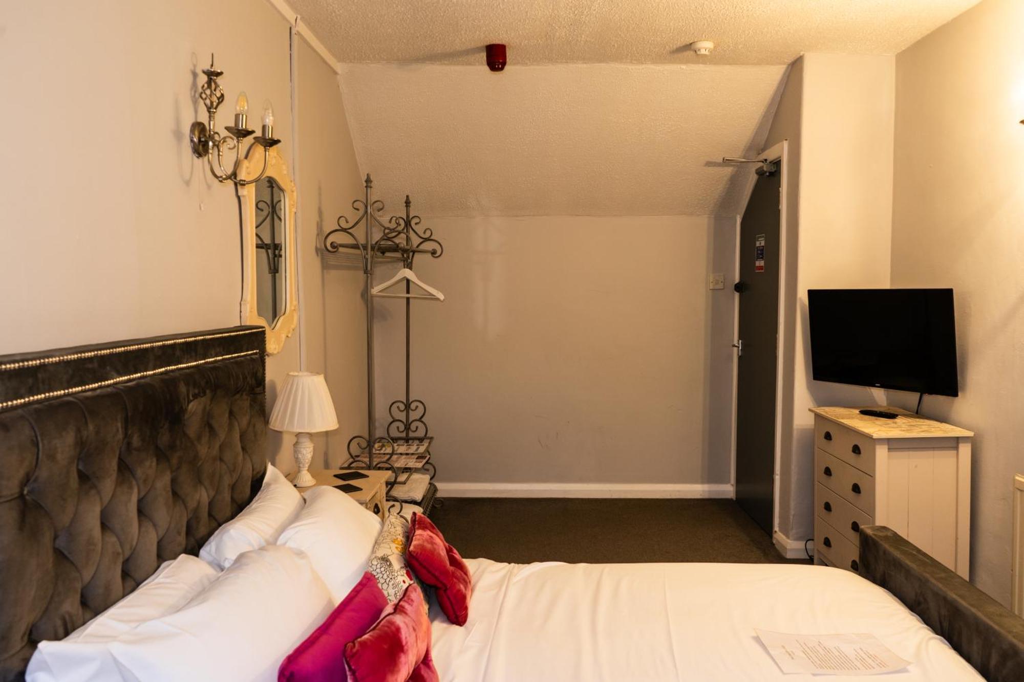 The Lodge At Carlton Tavern Free Parking Йорк Экстерьер фото